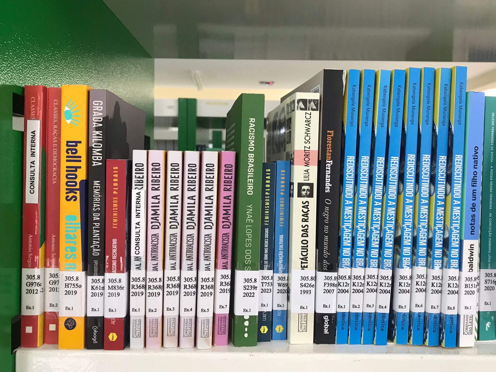 livros biblioteca 3